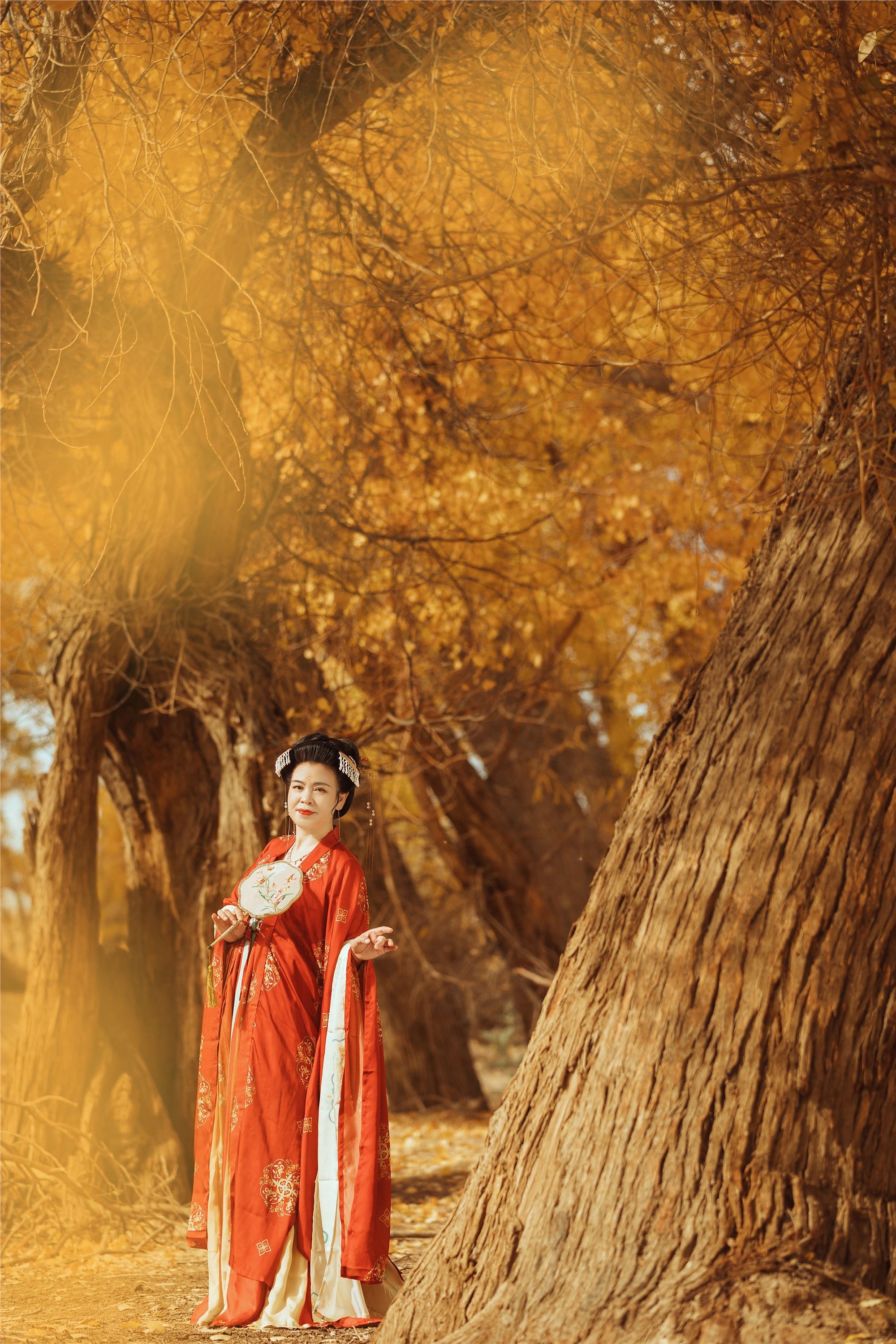 YITUYU艺图语 2021.09.03 岁月不败美人 知秋